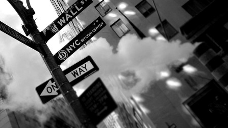 210917_dvoinie-standarti-wall-street_1.jpg