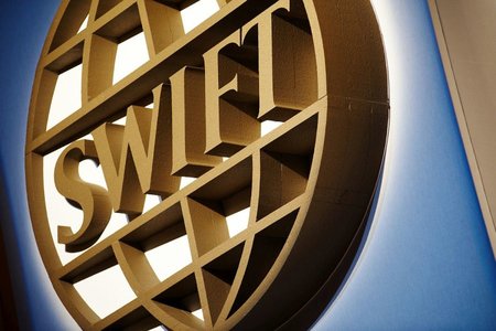 020516_blockchain-zamenit-swift_1.jpg